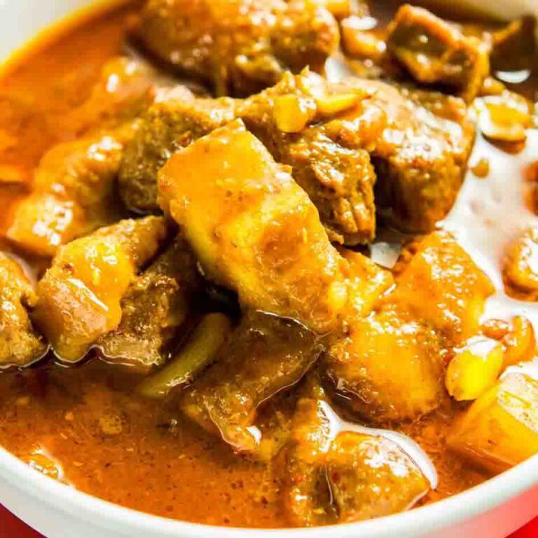 Boeuf ou porc sauce de cari jaune ou rouge / Beef or porc in yellow or red curry sauce